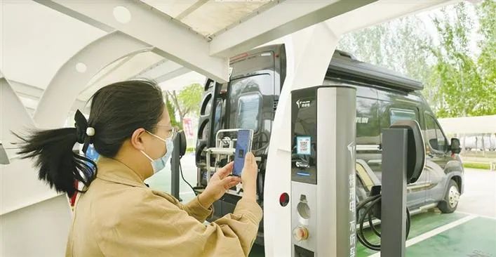 抓产业、办实事、强治理、转作风丨沙坡头区充电桩建设提速惠民生 “十分钟便民充电圈”助力绿色出行