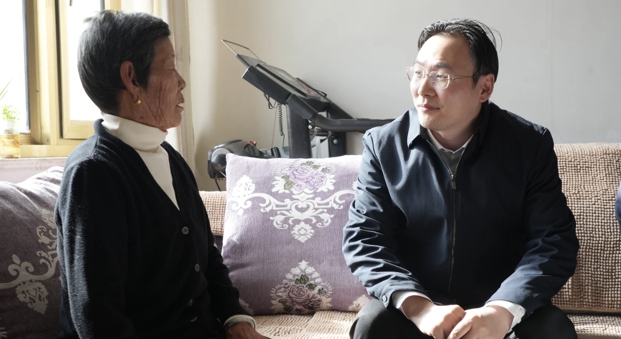 杨冕开展春节前慰问